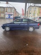 VAUXHALL VECTRA CLUB 16V VERY LOW MILEAGE - 217 - 8